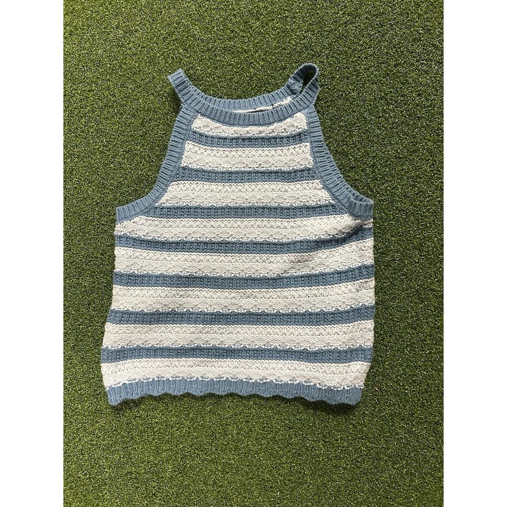 Art Class brand blue and white striped tank top in a size medium (7/8)